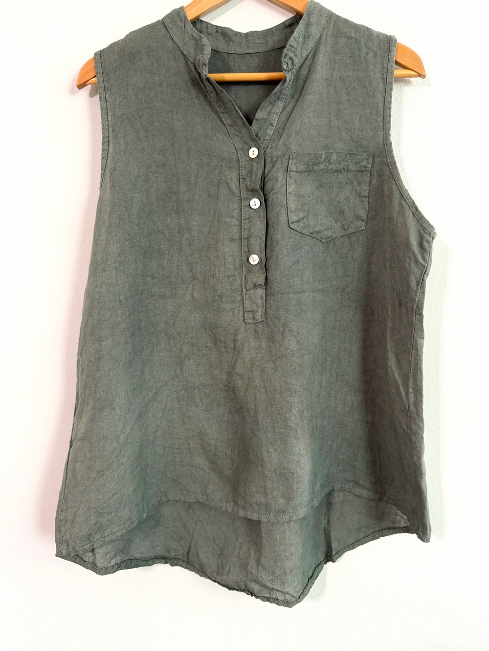 Pronto Moda Perla 100% Linen Sleeveless Mandarin Collar Top Olive Green M/L